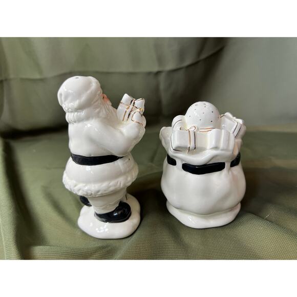 Macy's CIB Home for the Holidays Santa & Gift Bag Salt & Pepper Shakers w/box - Picture 2 of 8